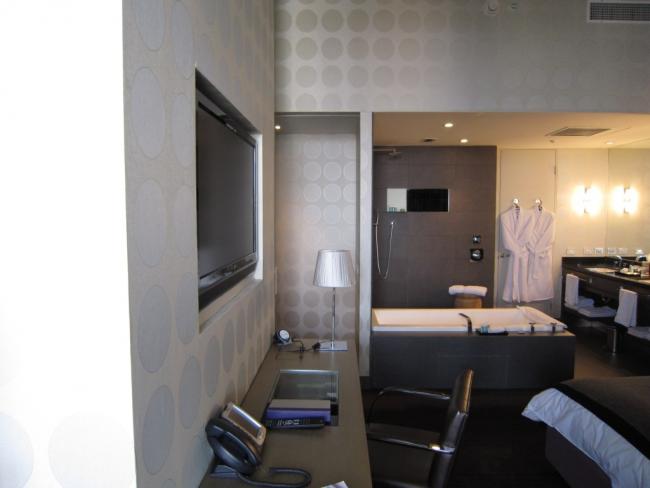 Room-09.JPG